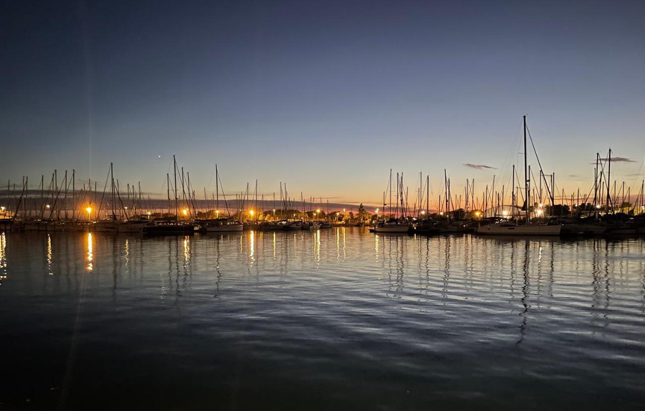 Studio - Les Pieds Dans L'Eau Agreable En Toutes Saisons 4 Couchages - Climatisation - Parking Prive - Piscine Sur Mer - Vue Magnifique Et Rare - Situation Optimum - Les Argonautes - Ile Des Pecheurs - Cap D'Agde Zewnętrze zdjęcie